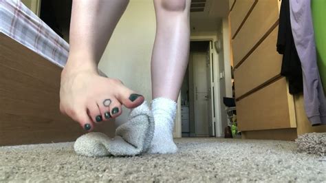 Free Sock Joi Porn Videos (1,761)